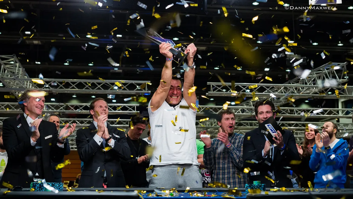 Hossein Ensan feiert den EPT Main Event Prag Titel 2015 mit Konfetti
